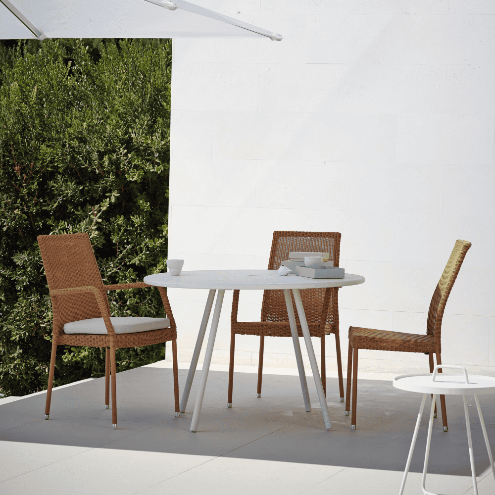 Boxhill's Area Outdoor Aluminum Dining Table White Lifestyle image