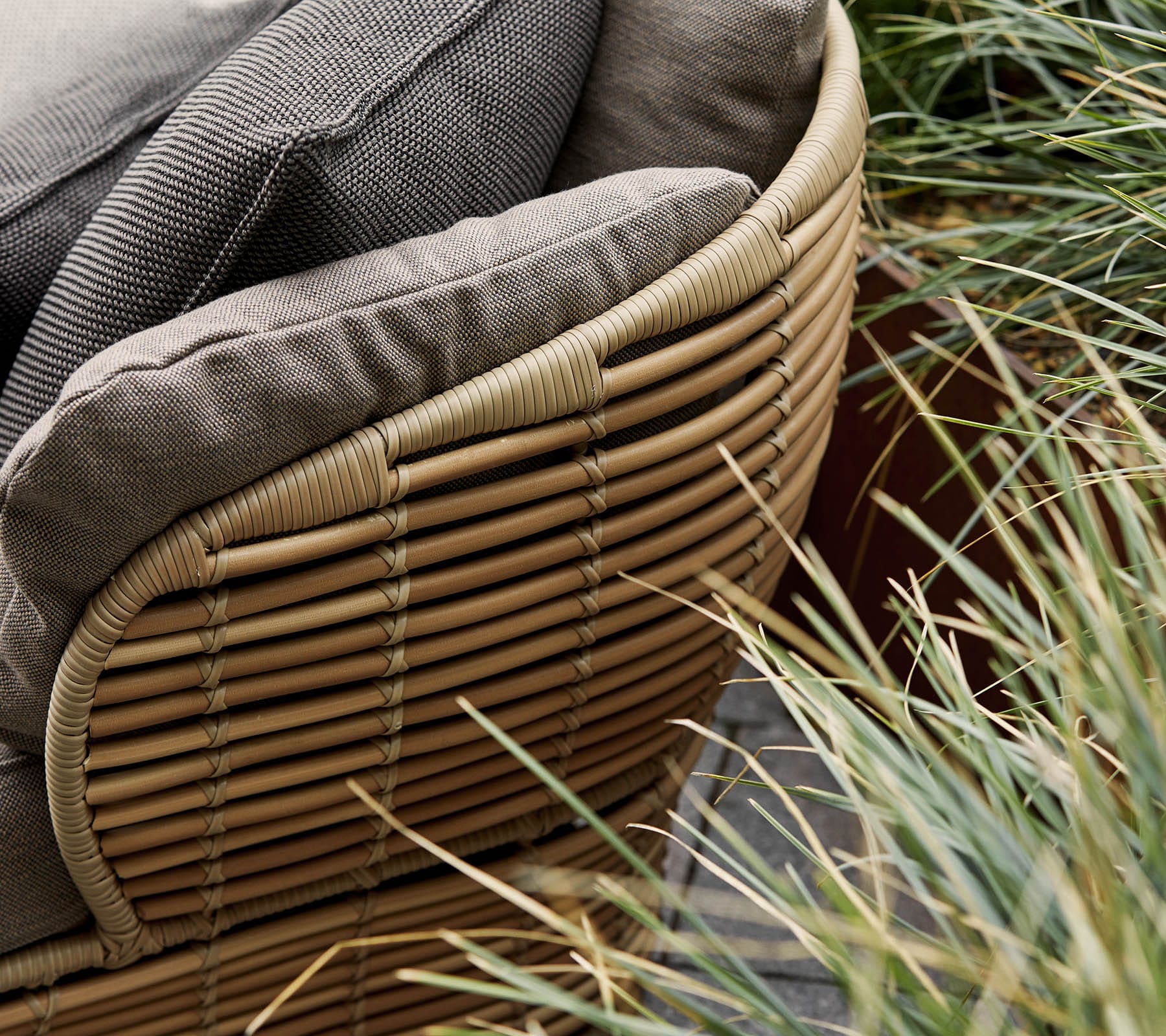 Boxhill's Basket 2-Seater Outdoor Sofa Natural close up view