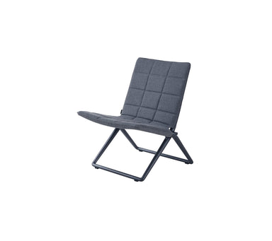 Boxhill's Traveller grey outdoor folding lounge chair on white background