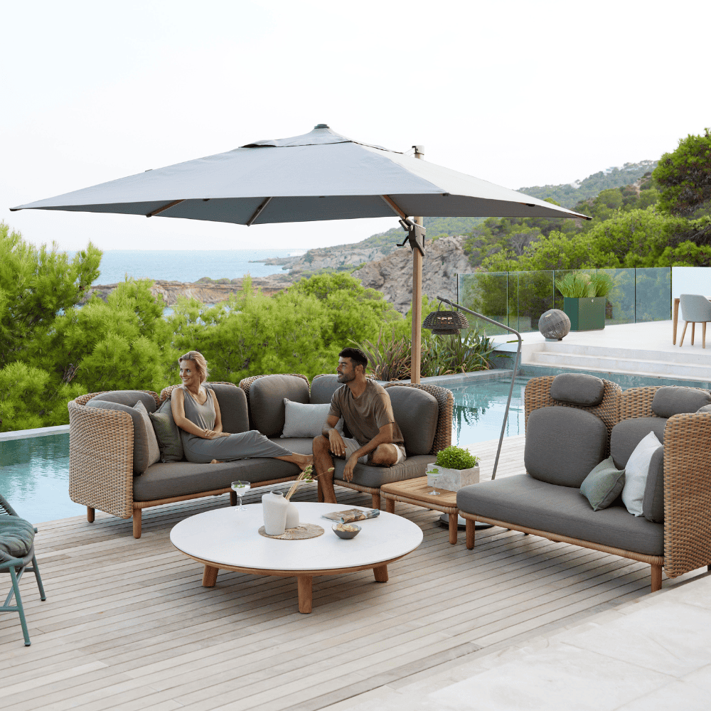Cane-line Hyde Luxe Tilt Parasol w/ Base, Light grey / grey Aluminum