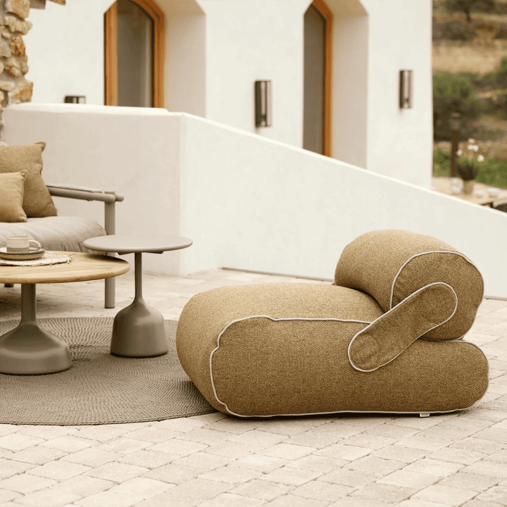 Unite Outdoor Lounge Chair lifestyle